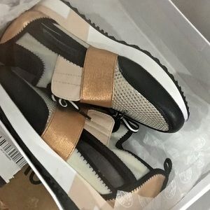 Steve Madden Trainer